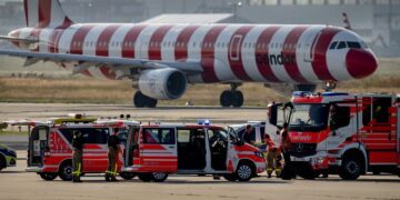 Continuano i disordini aeroportuali causati dagli attivisti per il clima: voli cancellati all'aeroporto di Francoforte 11 Continuano i disordini aeroportuali causati dagli attivisti per il clima: voli cancellati all'aeroporto di Francoforte