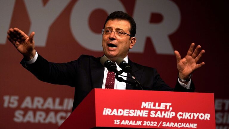 Istanbul Mayor Ekrem İmamoğlu speaks to his supporters in front of the municipal building in Istanbul, 15 December, 2022