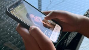 Le piattaforme online non riescono a valutare i rischi nelle relazioni annuali, afferma lo studio