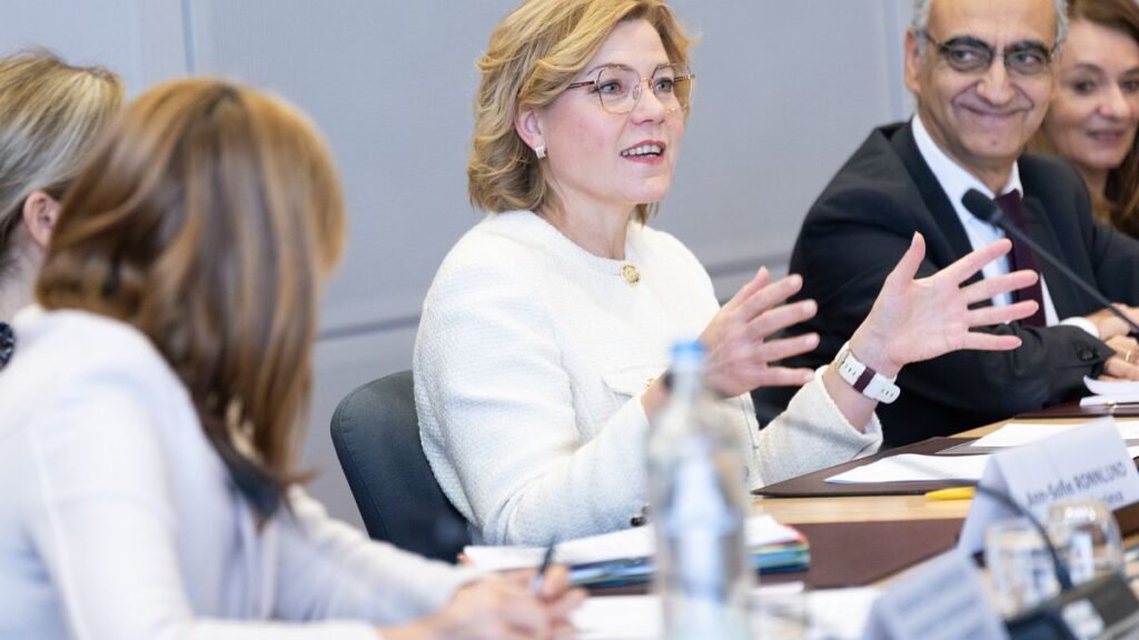 La Commissione dell'UE non ha ancora un consulente scientifico principale dell'IA nonostante decine di applicazioni