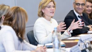 La Commissione dell'UE non ha ancora un consulente scientifico principale dell'IA nonostante decine di applicazioni