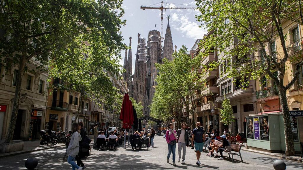 Sì, puoi ancora visitare il Barcellona. Ecco come farlo in modo più responsabile