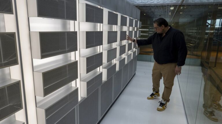 La maggior parte dell'interesse per le build GigAfactory è europea, afferma la Commissione