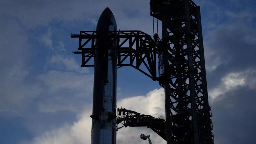SpaceX per lanciare l'astronave Rocket in Test per le ambizioni di luna e Marte di Elon Musk