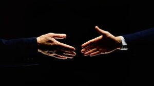 Trucia fragile: cosa significa il nuovo accordo commerciale USA -UE per il digitale