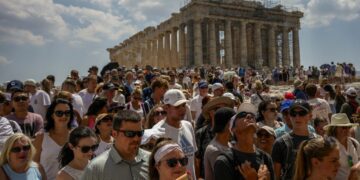 I turisti tedeschi, britannici e americani stanno scegliendo la Grecia e stanno spendendo di più 12 I turisti tedeschi, britannici e americani stanno scegliendo la Grecia e stanno spendendo di più