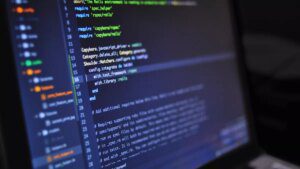 Algoritmi e Intelligenza Artificiale: 1 lavoro europeo su 4 li usa