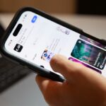 Character.AI vieta l’uso ai minori dopo tragici suicidi adolescenti