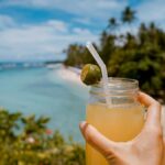 I viaggiatori hanno avvertito dell'alcol contaminato all'estero. Quali destinazioni sono oggi considerate ad alto rischio?