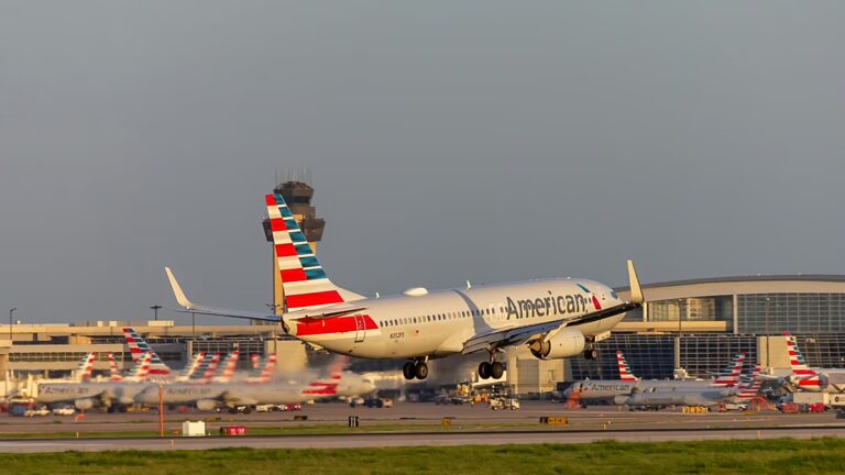Voli statunitensi: oltre 10.000 cancellazioni, cosa sapere subito