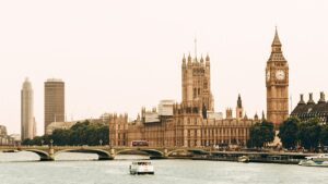 Tassa di soggiorno in Inghilterra: guida per i viaggiatori 2024