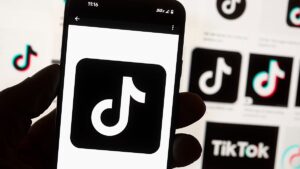 TikTok cancella video di leader polacco per contenuti antisemiti