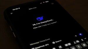 Chatbot cinesi AI censurano temi politici: scopri perché