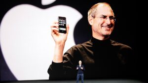 Leadership Apple: i momenti chiave di Tim Cook da successore ad architetto