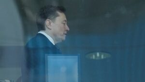 Processo ChatGPT: Lo scontro Elon Musk e l’avvocato di OpenAI