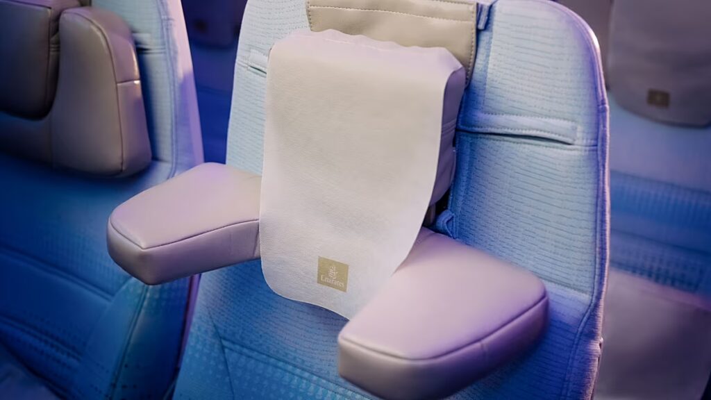 Emirates rivoluziona la classe economica con nuovi poggiatesta ergonomici
